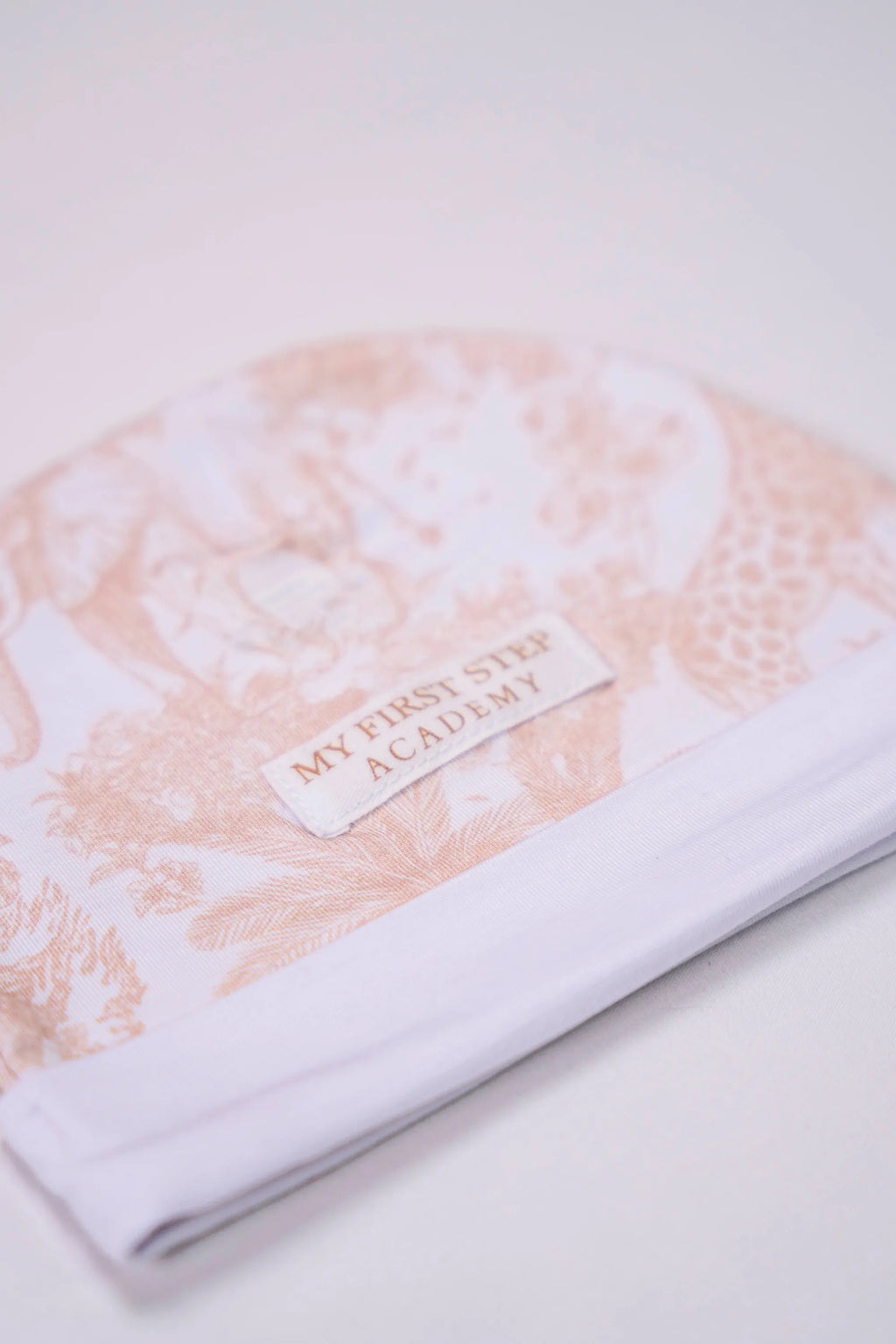 Bonnet Marron Shayane Naissance