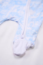Pyjama Bleu Shayane zoom sur la fermeture et pied. Taille Naissance.