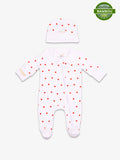 Image du pyjama taille naissance collection Coeur de Cerise, avec bonnet. En haut a droite se trouve la pastille de certification viscose de bambou.