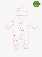 Image du pyjama taille naissance collection Coeur de Cerise, avec bonnet. En haut a droite se trouve la pastille de certification viscose de bambou.