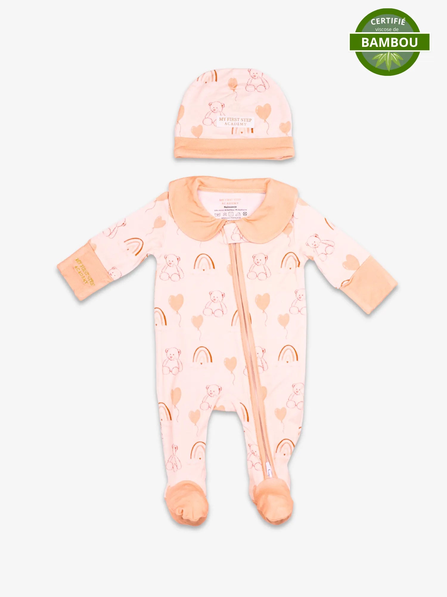 Image du pyjama taille naissance collection Nuage Moka, avec bonnet. En haut a droite se trouve la pastille de certification viscose de bambou.